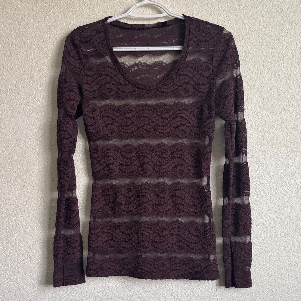 Women’s Buckle Elegant Lace Long Sleeve Top - Maroon Small